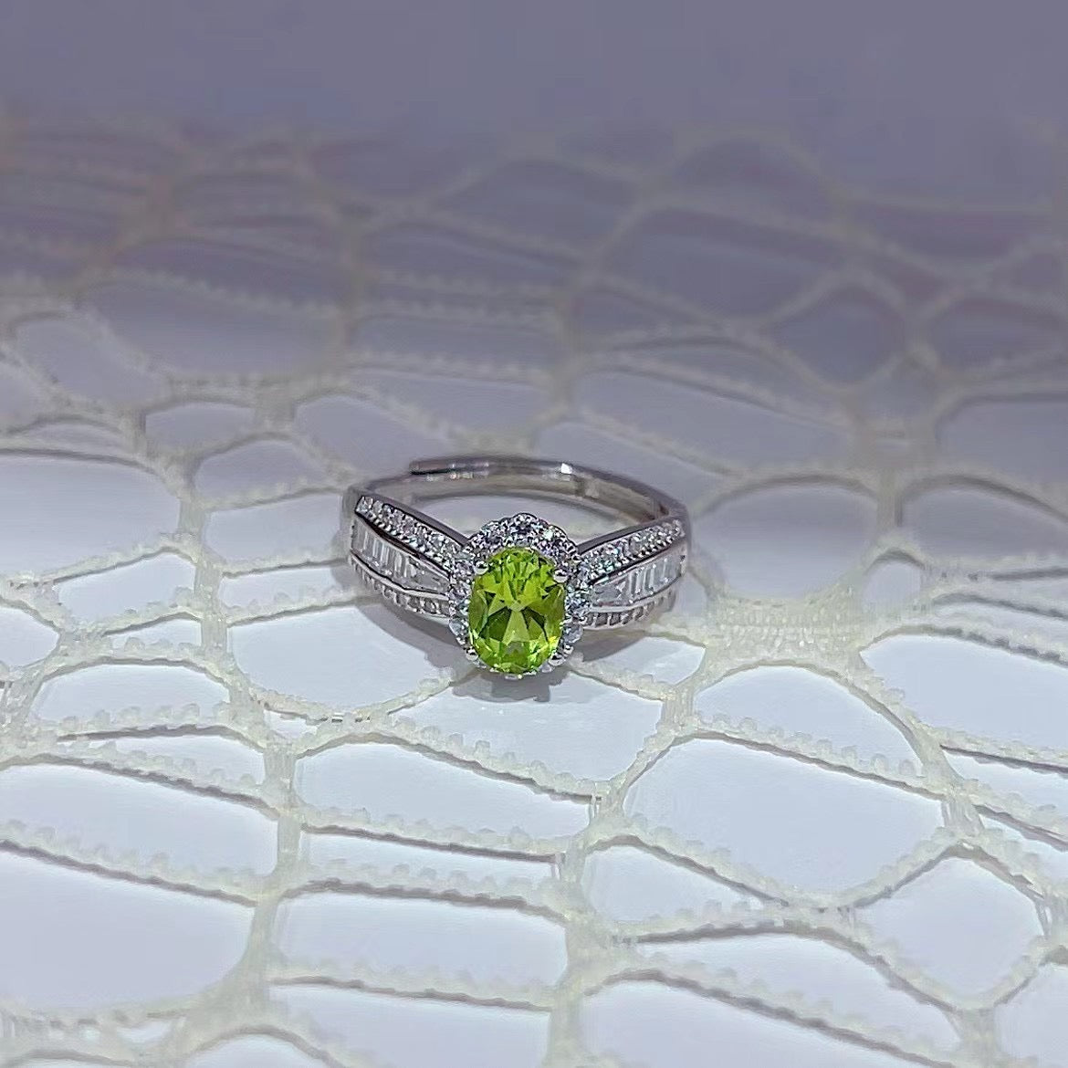 New Timeless Geometric Premium Band 925 Sterling Silver Olivine Ring