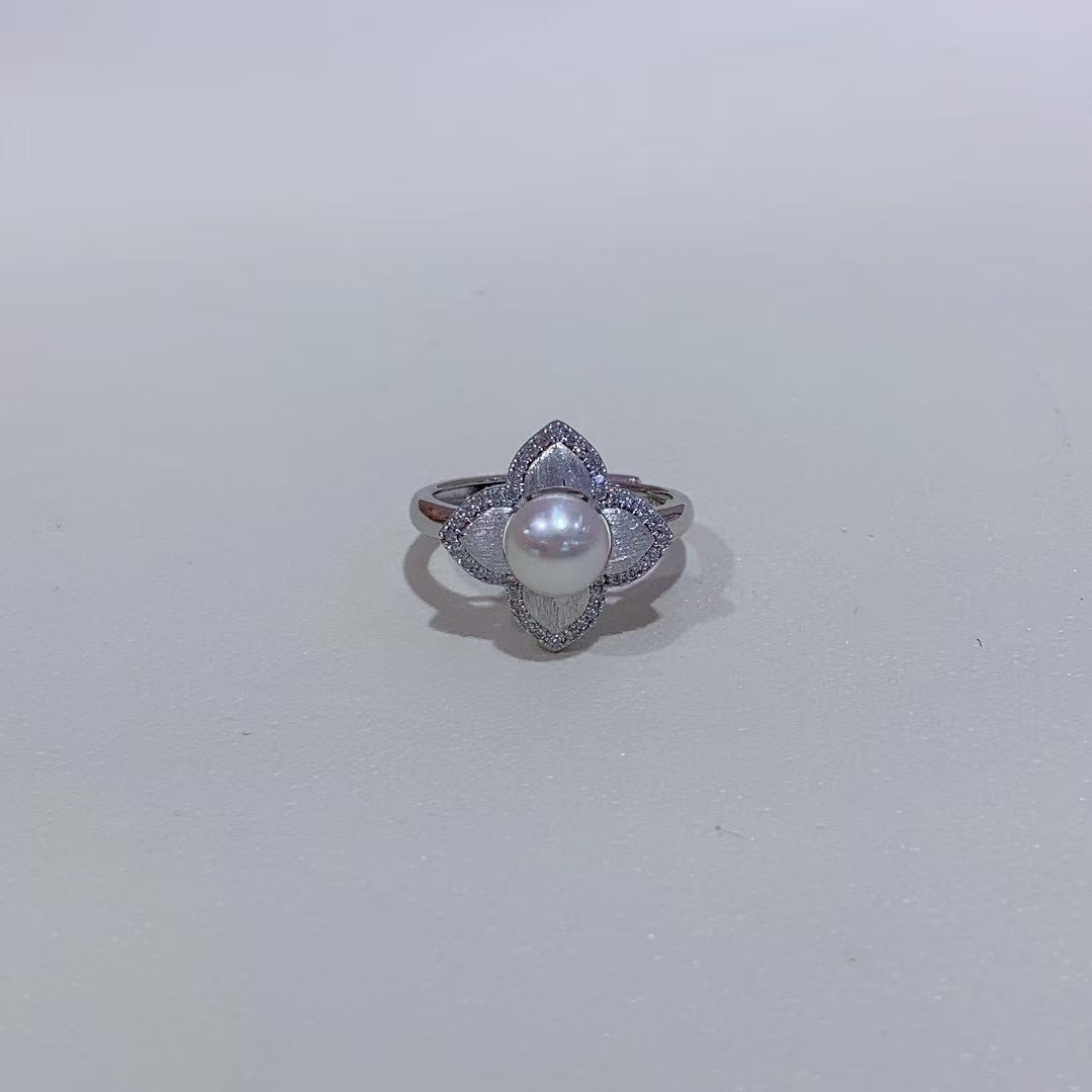 Delicate Rhodium Plated 925 Sterling Silver Four Leaf Clover Design Freshwater Pearl Ring