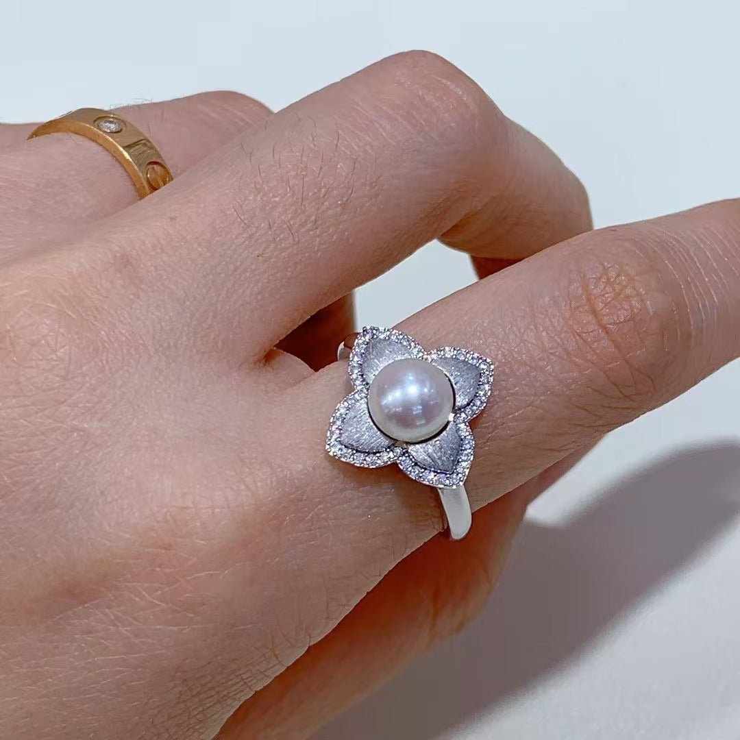 Delicate Rhodium Plated 925 Sterling Silver Four Leaf Clover Design Freshwater Pearl Ring