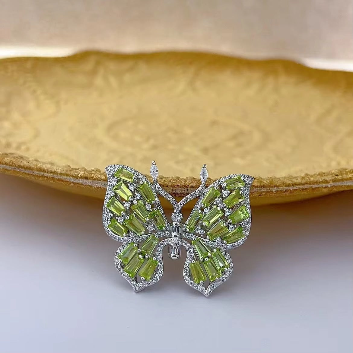 Exquisite 925 Silver Jewelry Rhodium Plated Olivine Butterfly Brooch