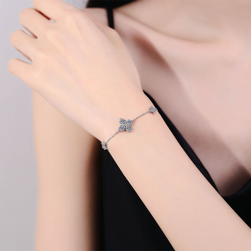 Four-leaf Clover Round Cut Moissanite S925 Sterling Silver Bracelet