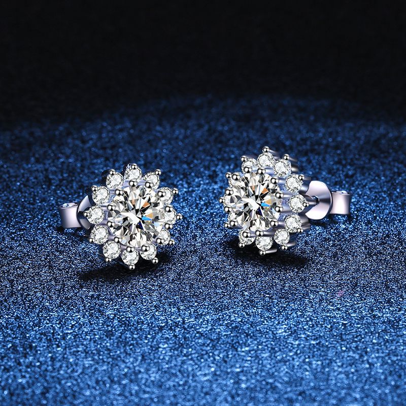 Wholesale S925 Sterling Silver Earrings Sunflower Round Cut Moissanite Trendy Earrings Female 0.5ct/1ct