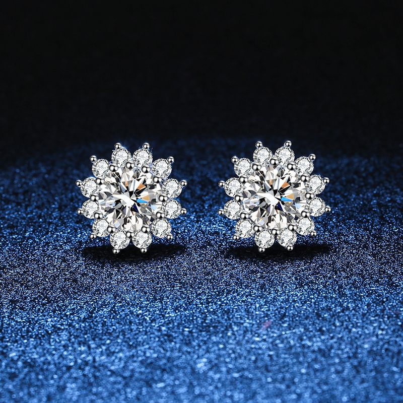 Wholesale S925 Sterling Silver Earrings Sunflower Round Cut Moissanite Trendy Earrings Female 0.5ct/1ct