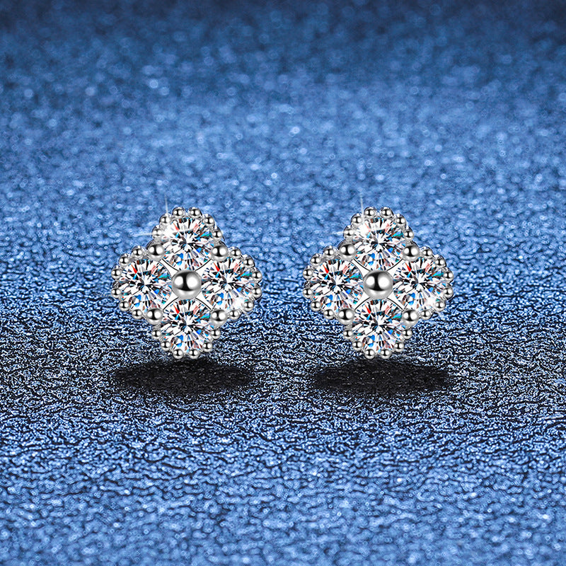 GRA Certificated 925 Sterling Silver Stud Earrings with Moissanite