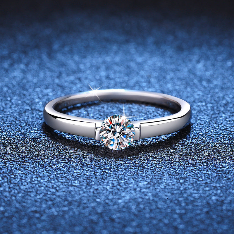 High-End 0.5ct S925 Sterling Silver Round Cut Moissanite Proposal Ring