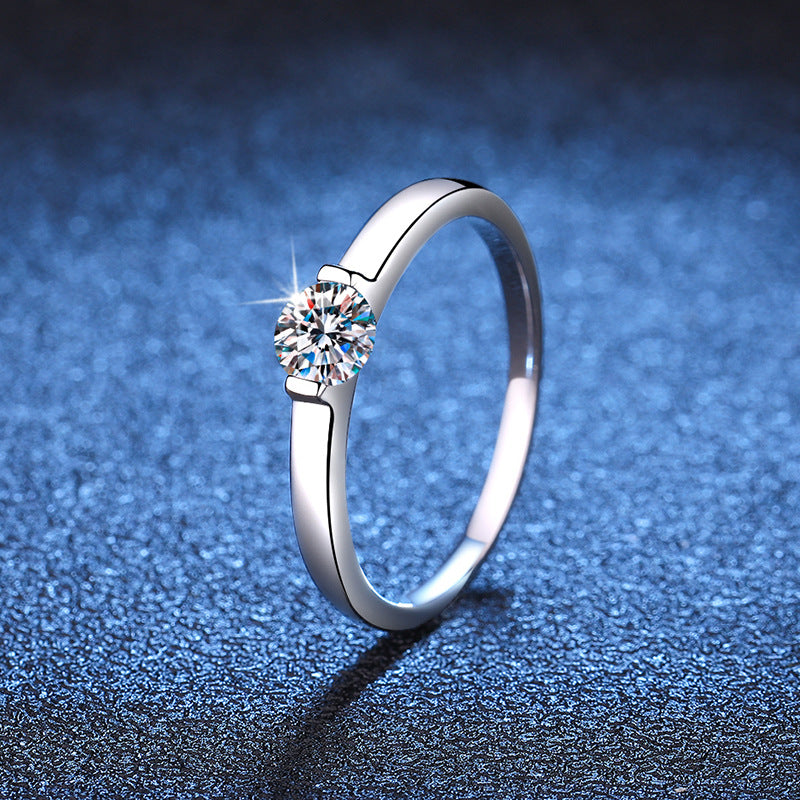 High-End 0.5ct S925 Sterling Silver Round Cut Moissanite Proposal Ring