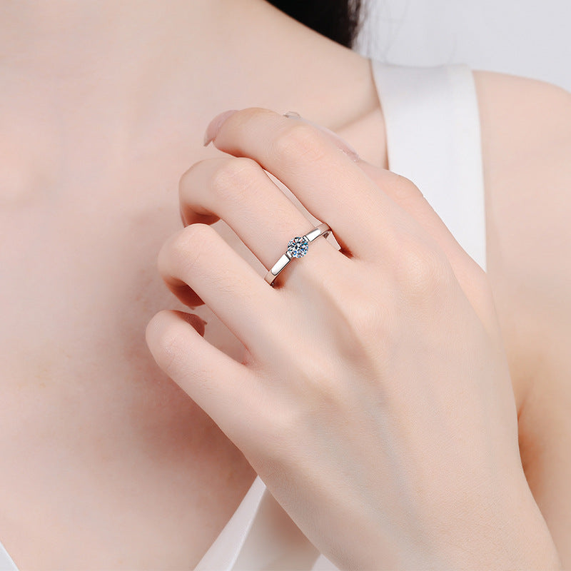 High-End 0.5ct S925 Sterling Silver Round Cut Moissanite Proposal Ring