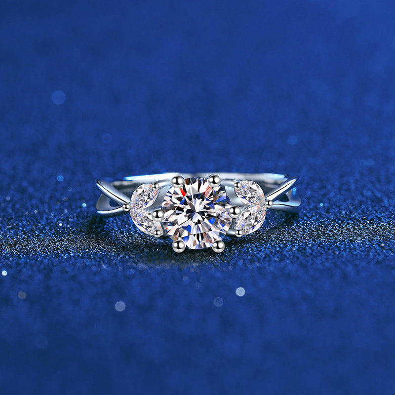 Luxury S925 Sterling Silver Round Cut Moissanite 1 Carat Ring