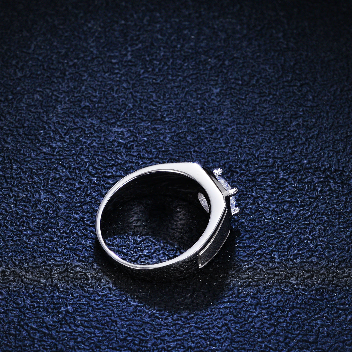 Luxury S925 Sterling Silver Brushed 1ct VVS Round Cut Men's Moissanite Rings