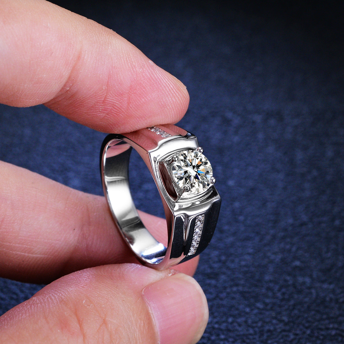 Luxury Men's 1ct S925 Sterling Silver VVS Round Cut Moissanite Ring
